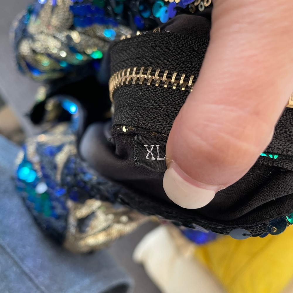 Sequined Dress - Picture 7 of 8